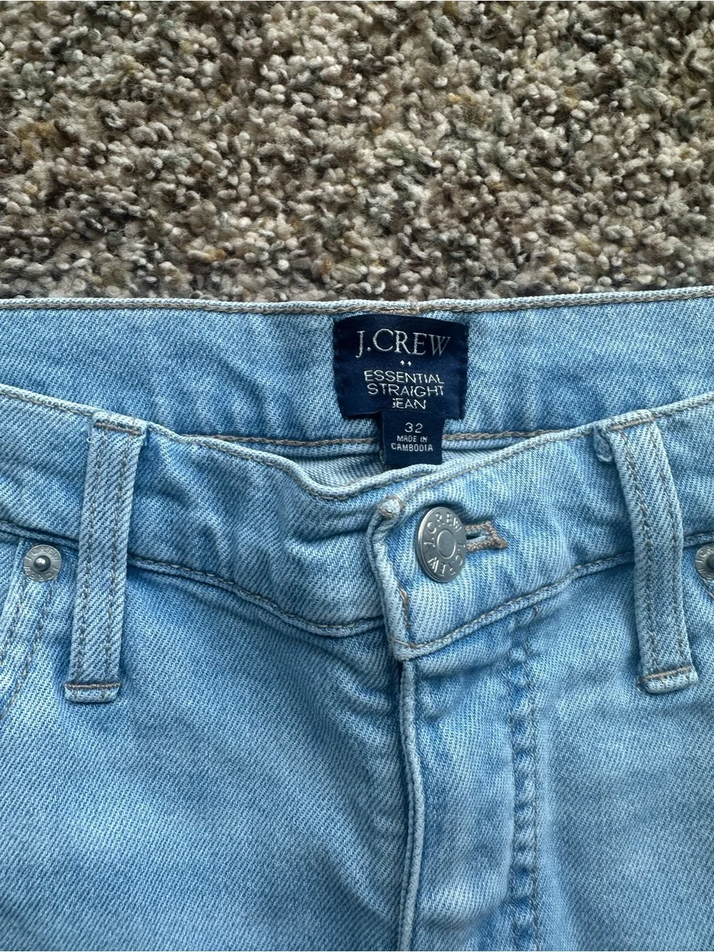 J.Crew Essential straight jean in all-day stretch size 32
